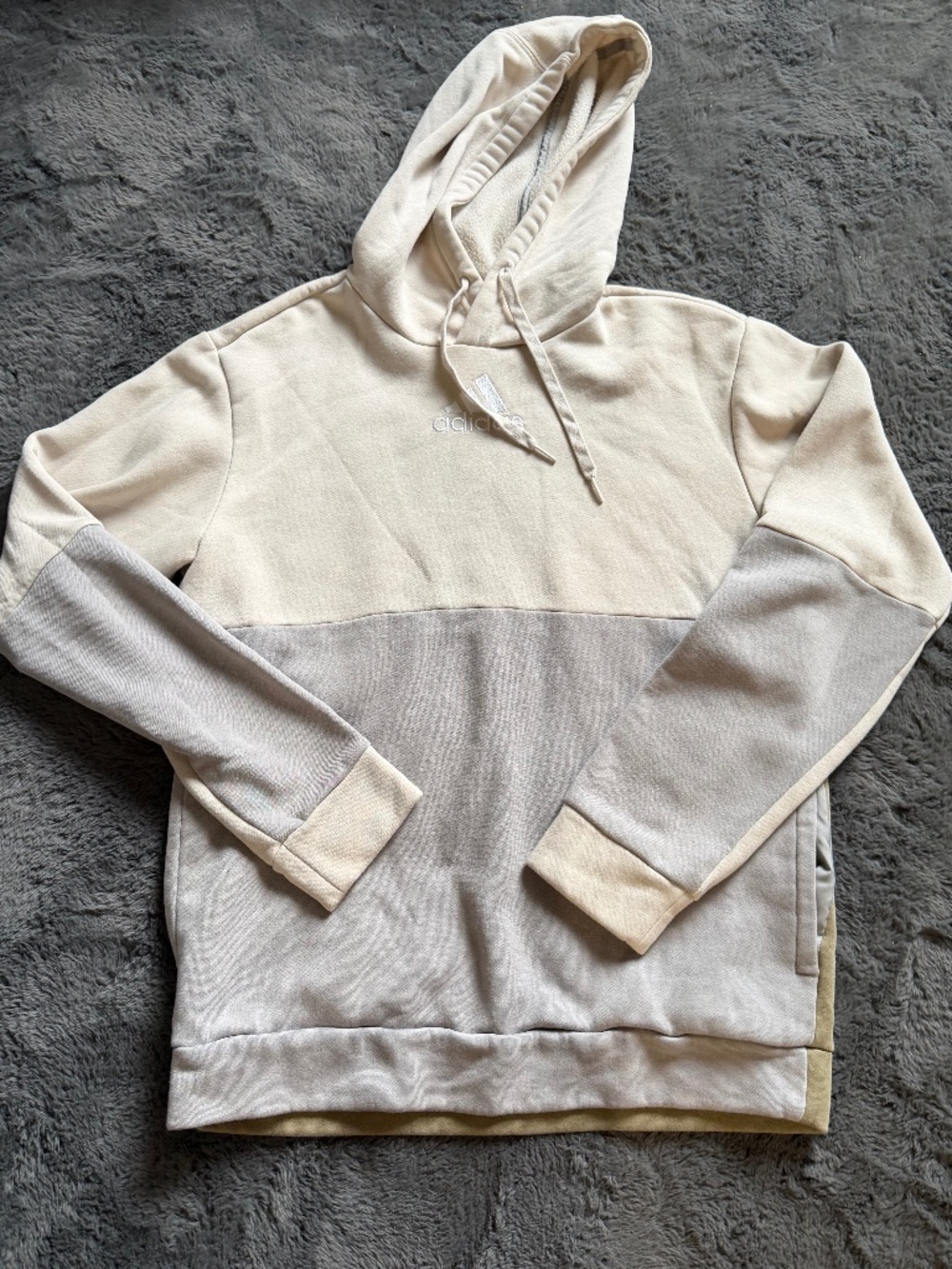 Adidas Sweatshirt